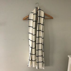 Gap Black and White Scarf